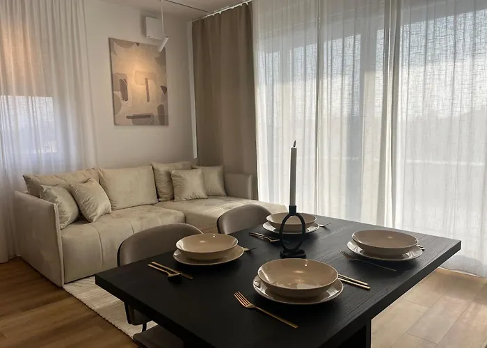 City Luxe Apartment